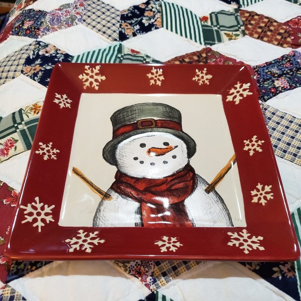 St Nicholas Square plate and mug
